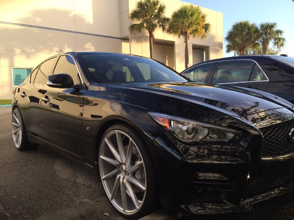 2014 Infiniti Q50 photo