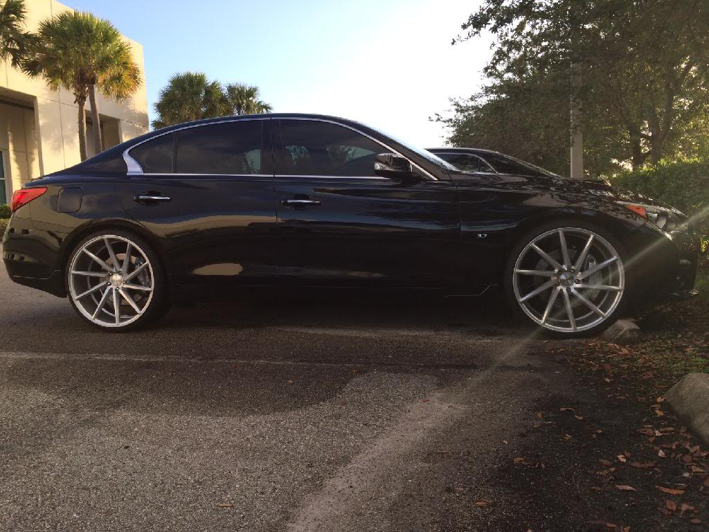 2014 Infiniti Q50 photo