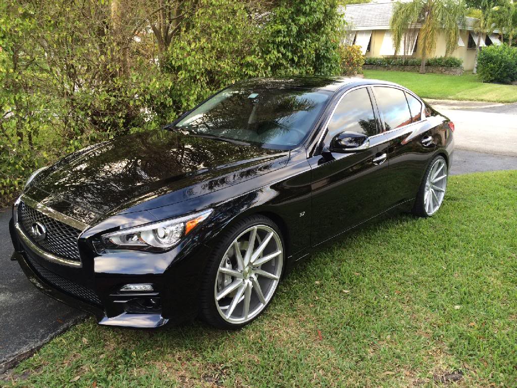 2014 Infiniti Q50 photo