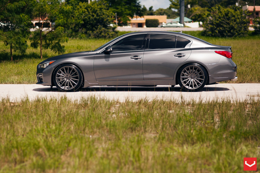 2014 Infiniti Q50 photo