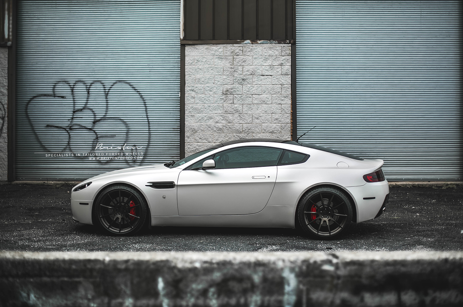 2014 Aston Martin V8 Vantage photo