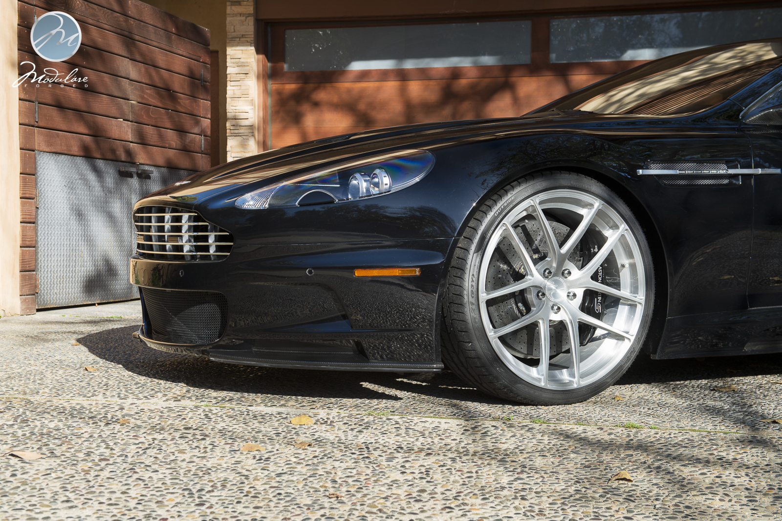 2012 Aston Martin DBS photo