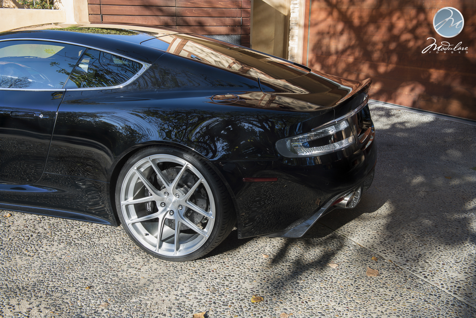 2012 Aston Martin DBS photo