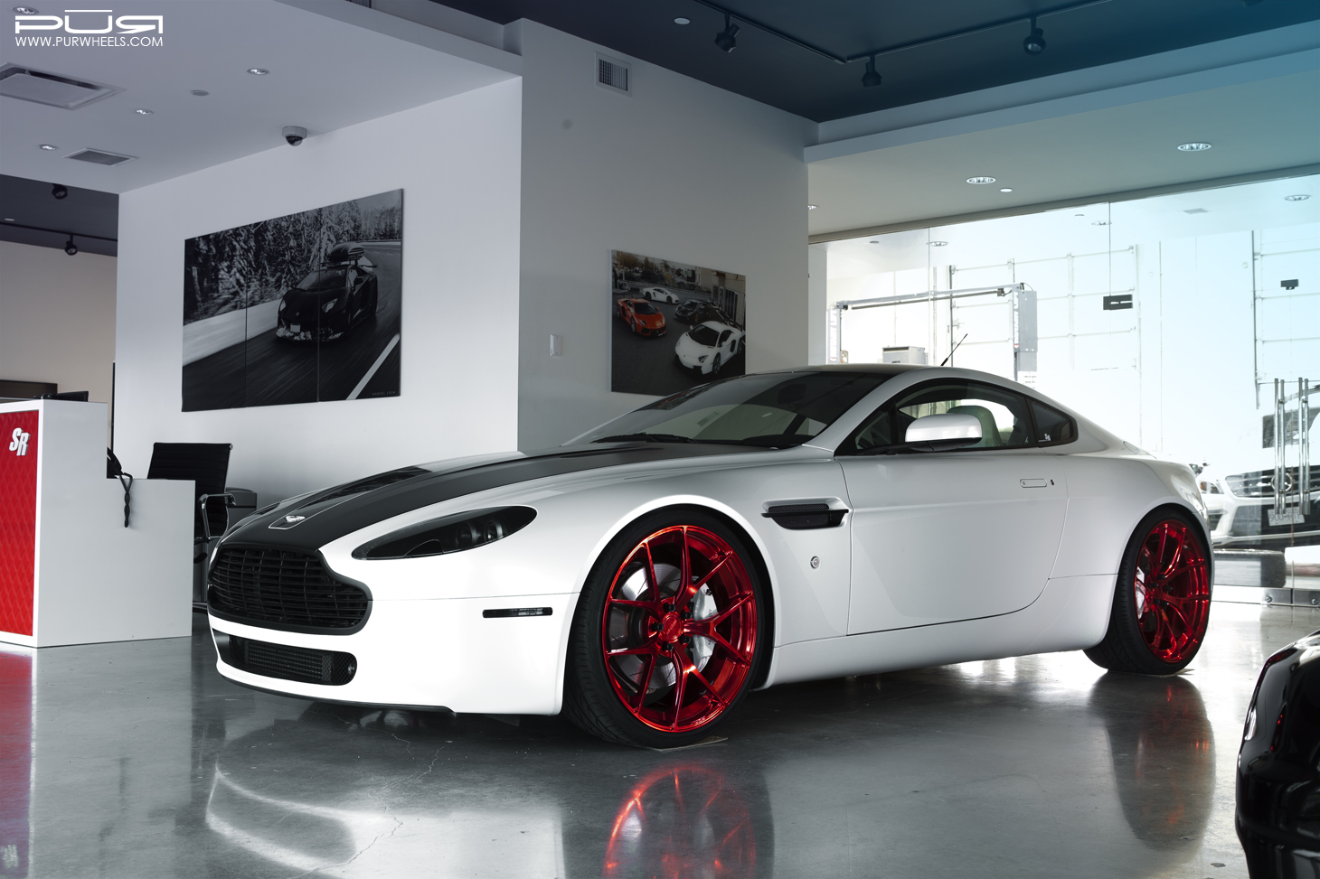 2014 Aston Martin V8 Vantage photo