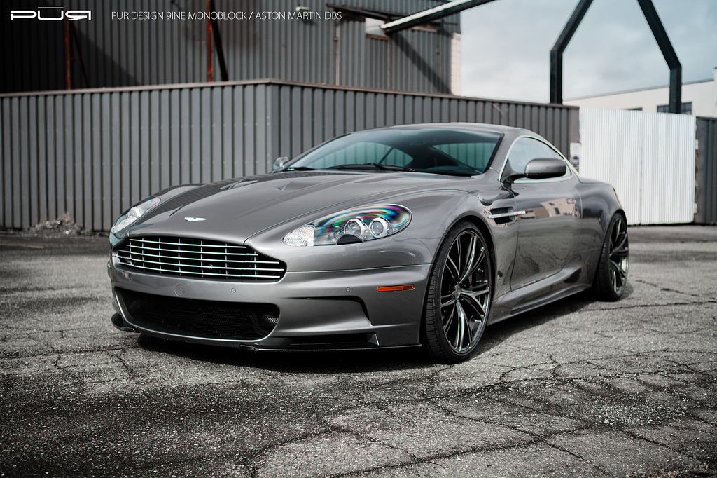 2012 Aston Martin DBS photo