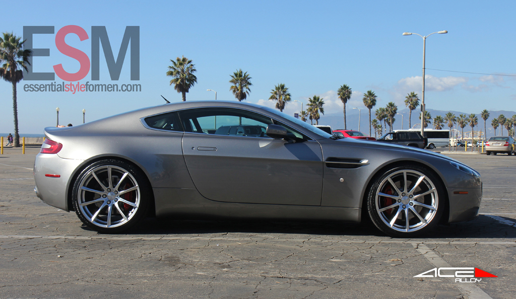 2014 Aston Martin V8 Vantage photo