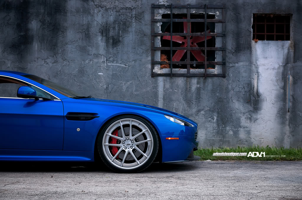 2014 Aston Martin V8 Vantage S photo