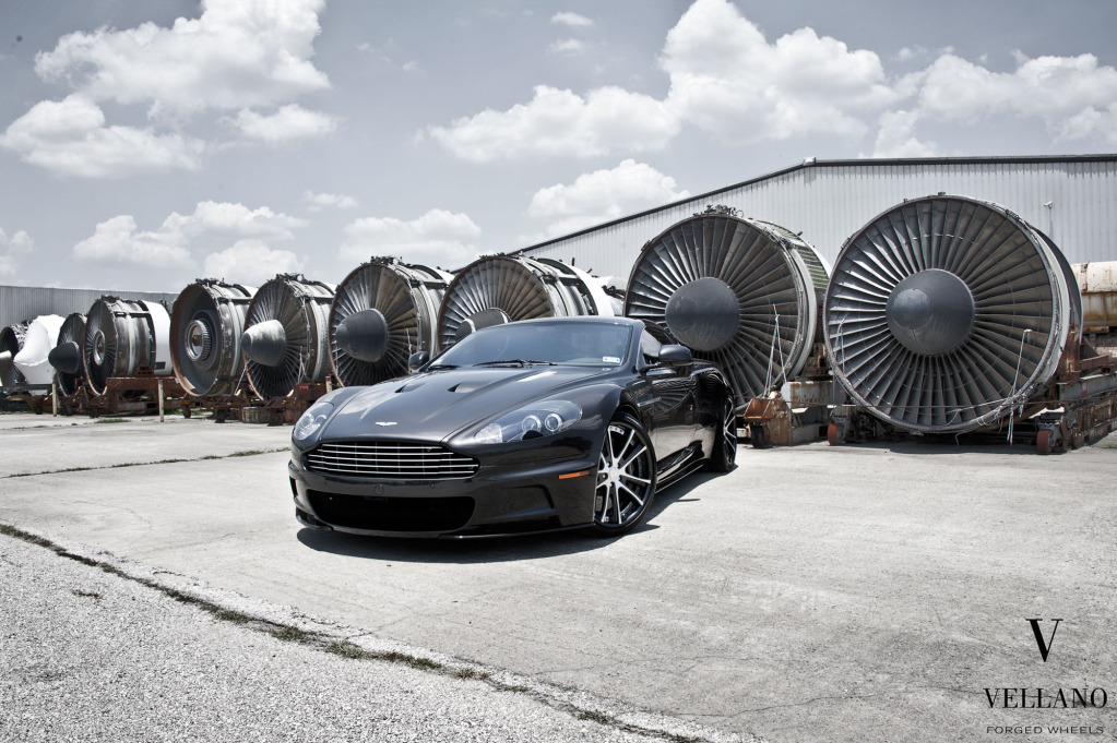 2012 Aston Martin DBS photo