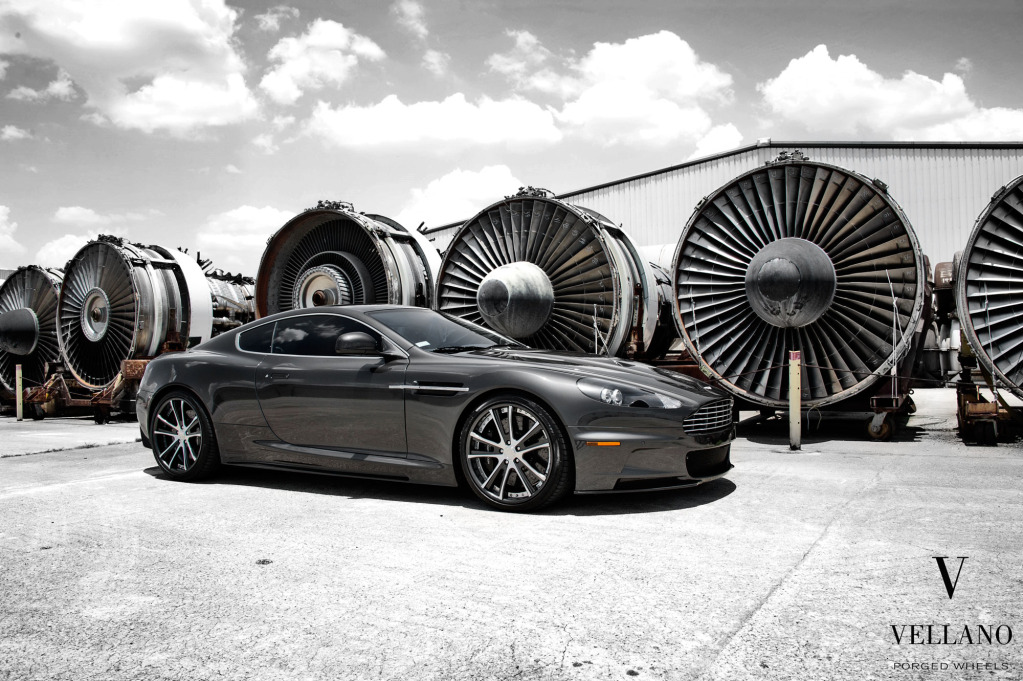 2012 Aston Martin DBS photo