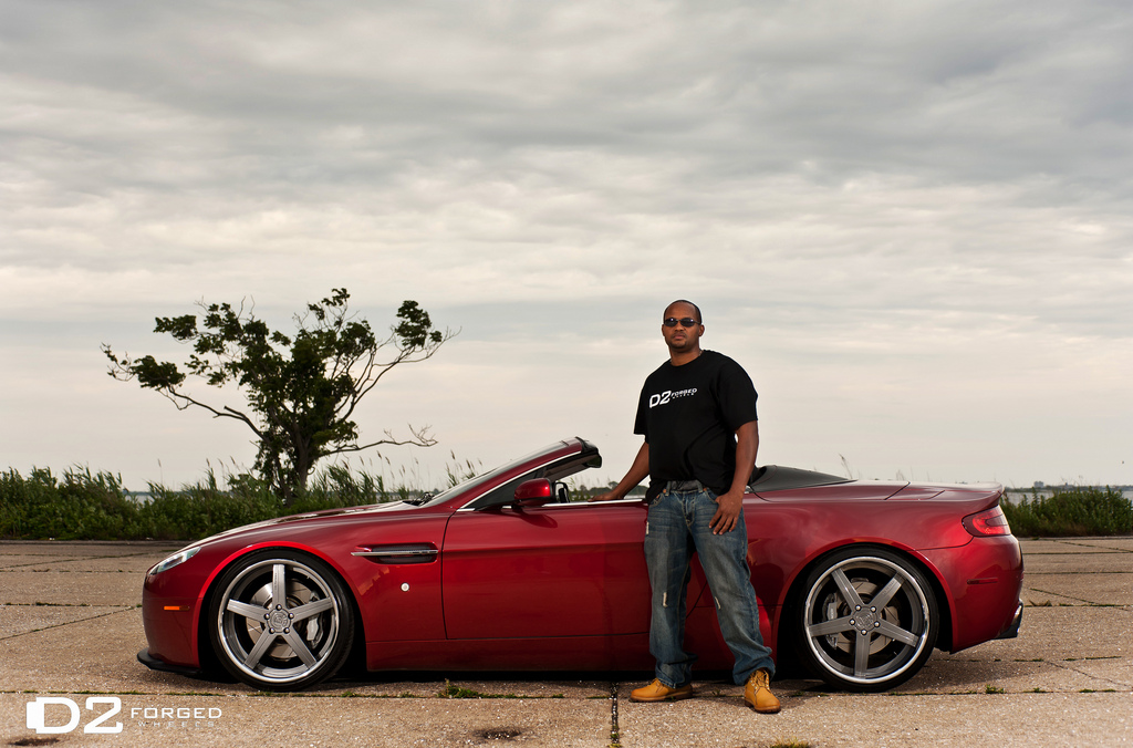 2014 Aston Martin V8 Vantage photo