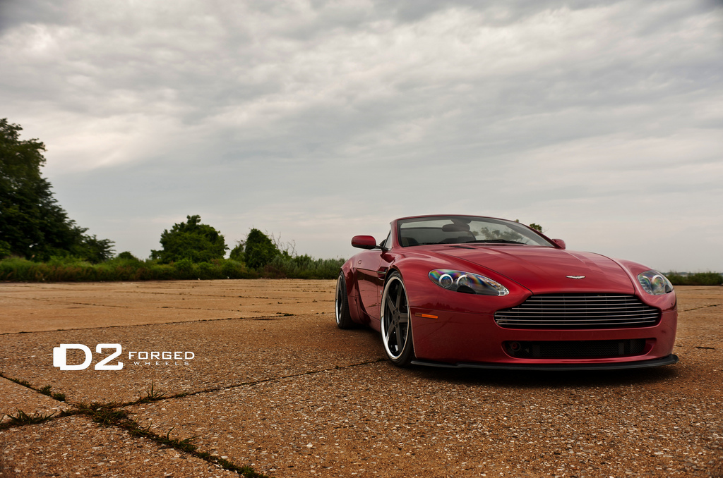 2014 Aston Martin V8 Vantage photo