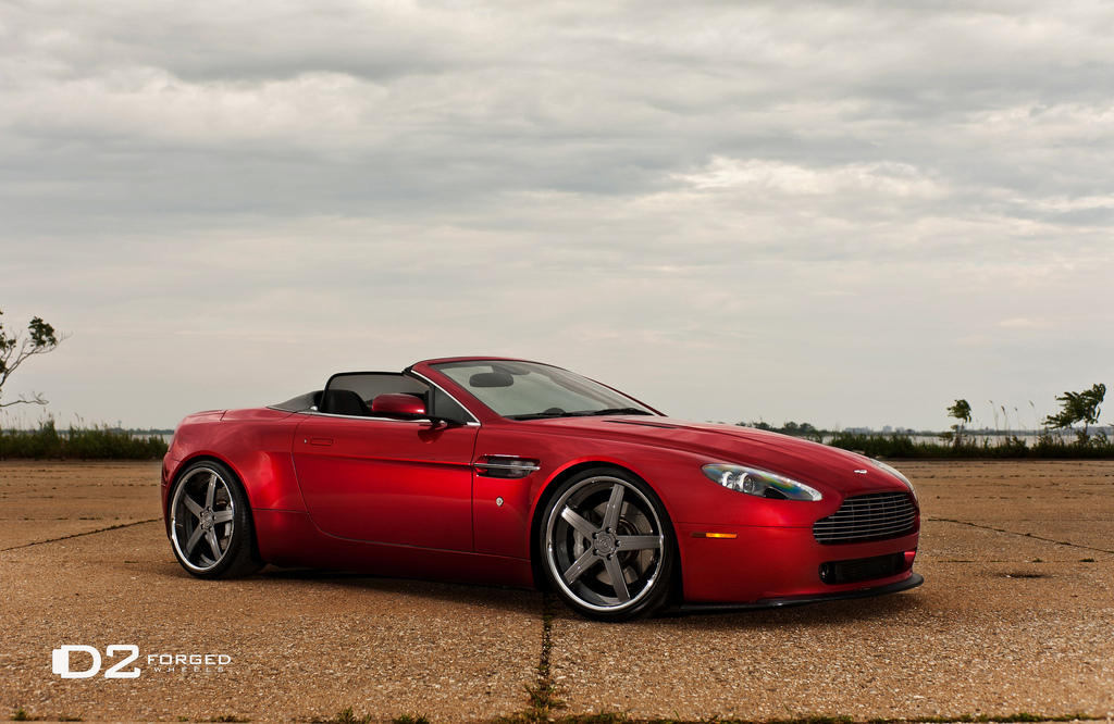2014 Aston Martin V8 Vantage photo