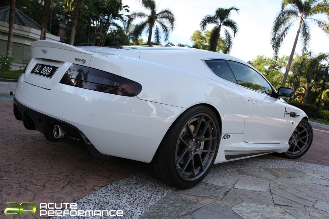 2014 Aston Martin DB9 photo
