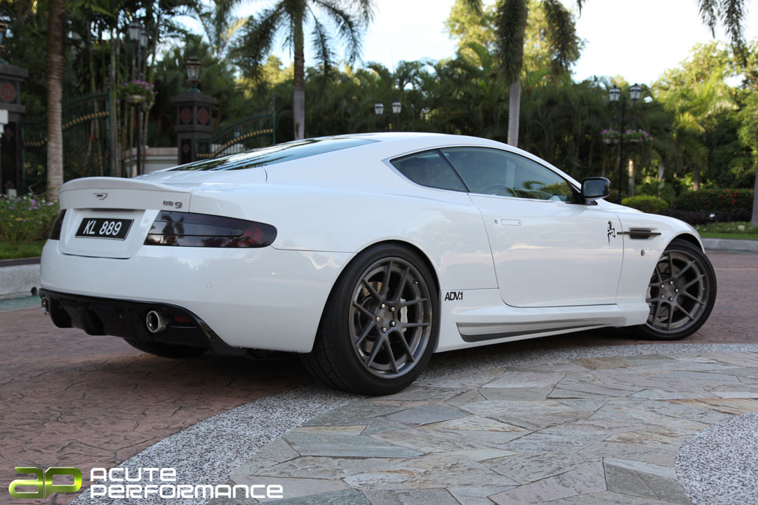 2014 Aston Martin DB9 photo