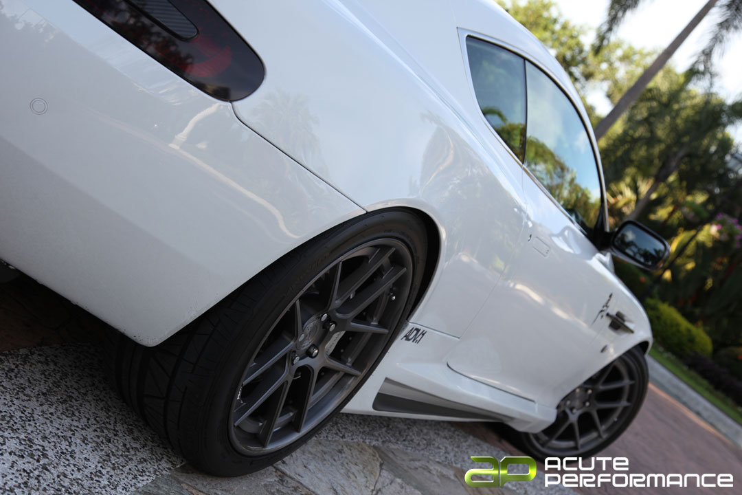 2014 Aston Martin DB9 photo