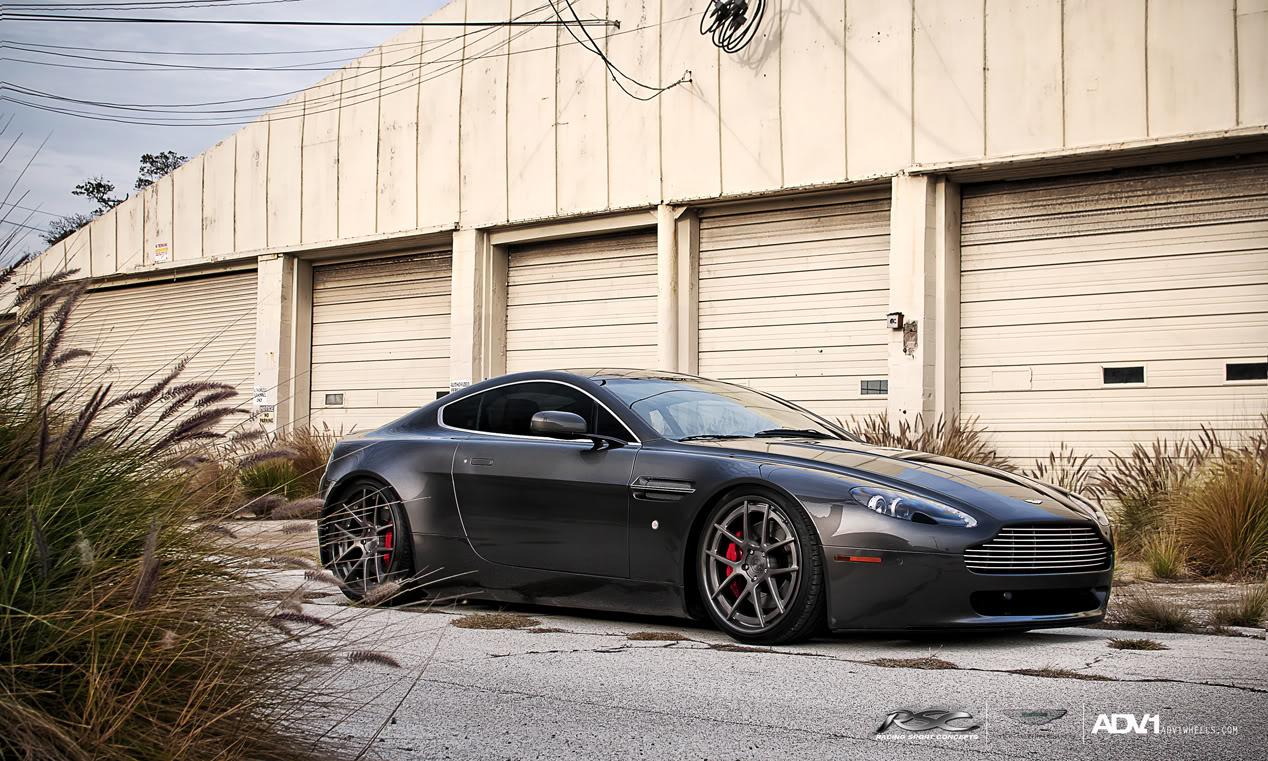 2014 Aston Martin V8 Vantage photo