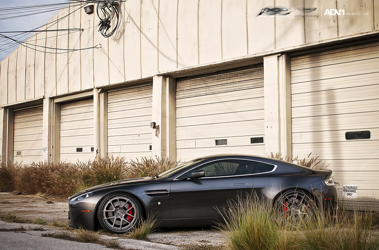 2014 Aston Martin V8 Vantage photo