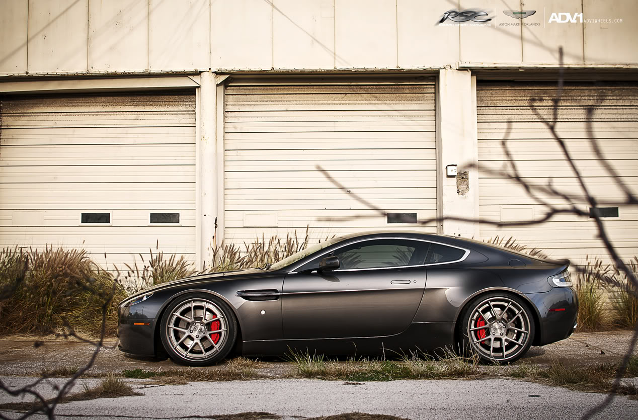 2014 Aston Martin V8 Vantage photo