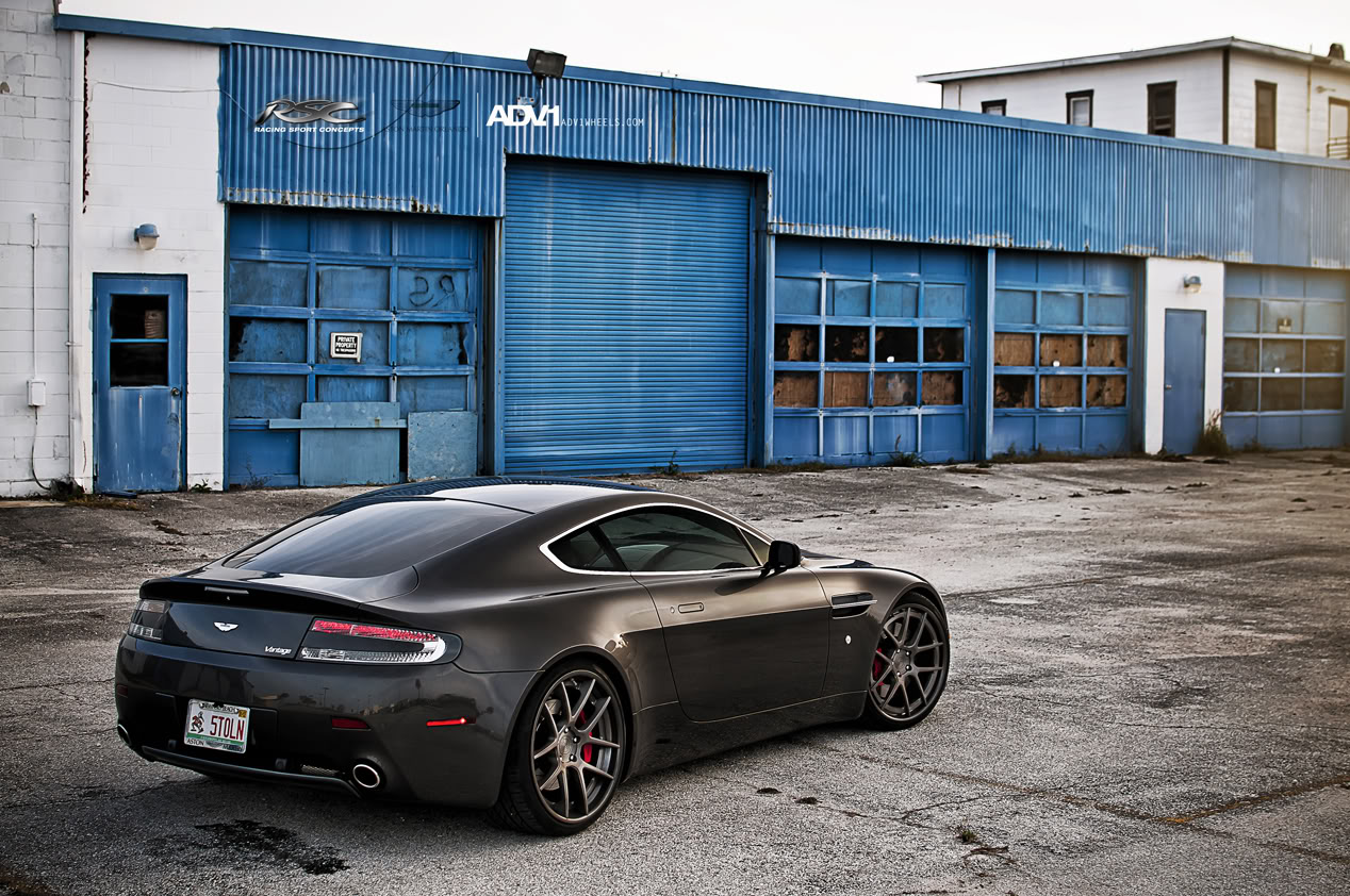 2014 Aston Martin V8 Vantage photo
