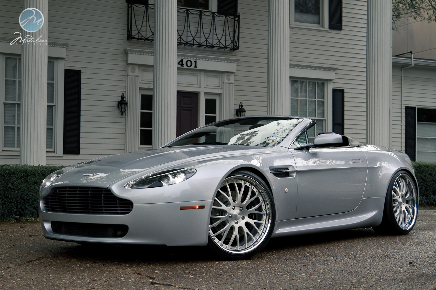 2013 Aston Martin V8 Vantage photo