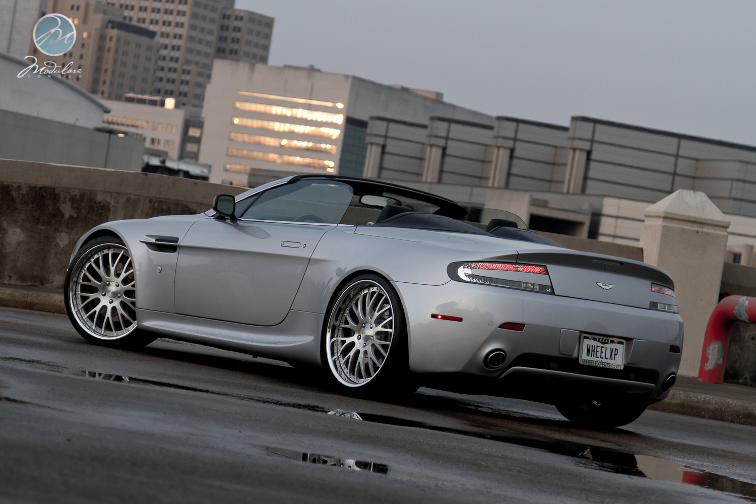 2013 Aston Martin V8 Vantage photo