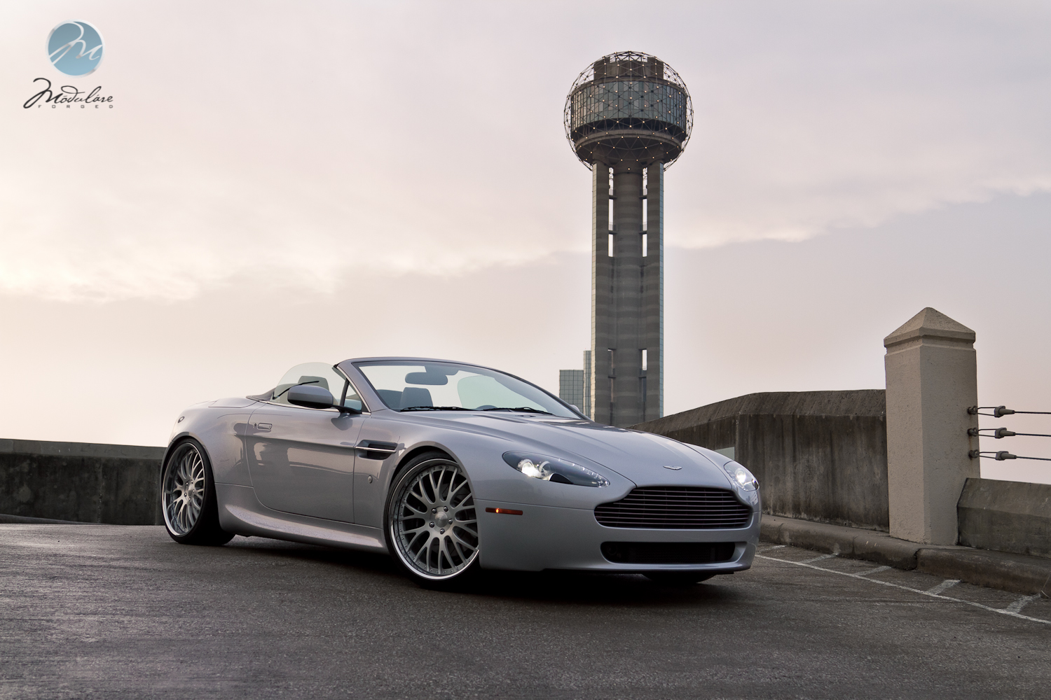 2013 Aston Martin V8 Vantage photo