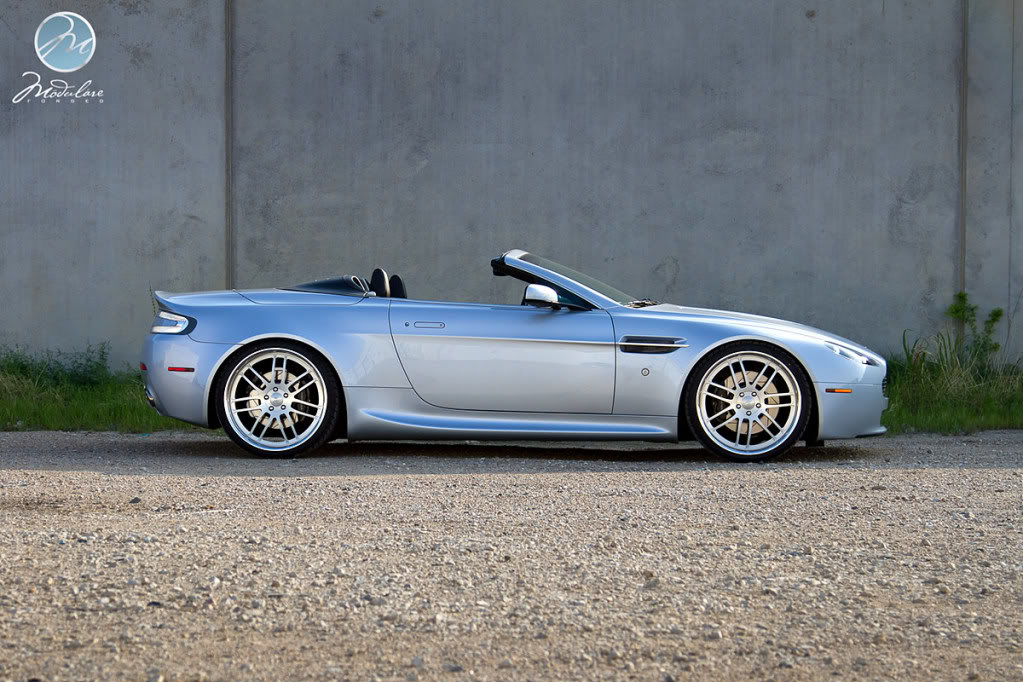 2013 Aston Martin V8 Vantage photo