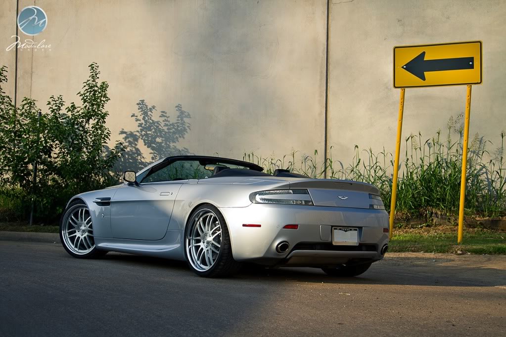 2013 Aston Martin V8 Vantage photo