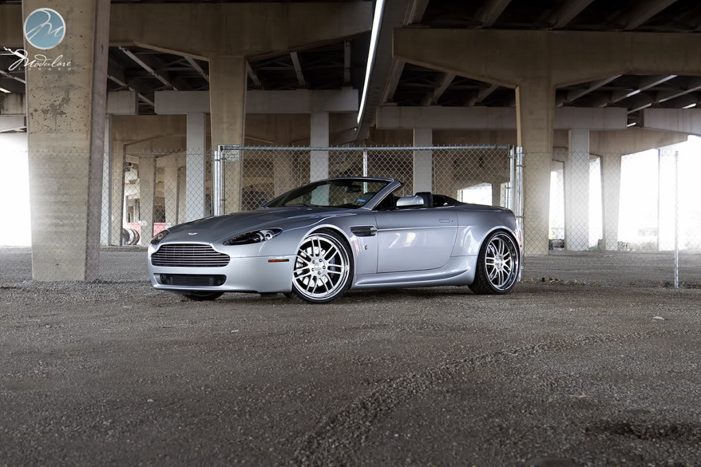 2013 Aston Martin V8 Vantage photo
