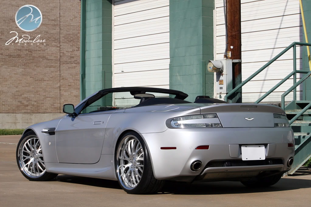 2007 Aston Martin V8 Vantage photo