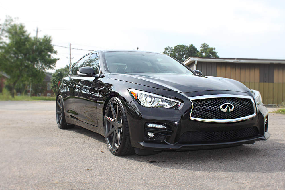 2015 Infiniti Q50 photo