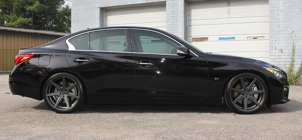2015 Infiniti Q50 photo