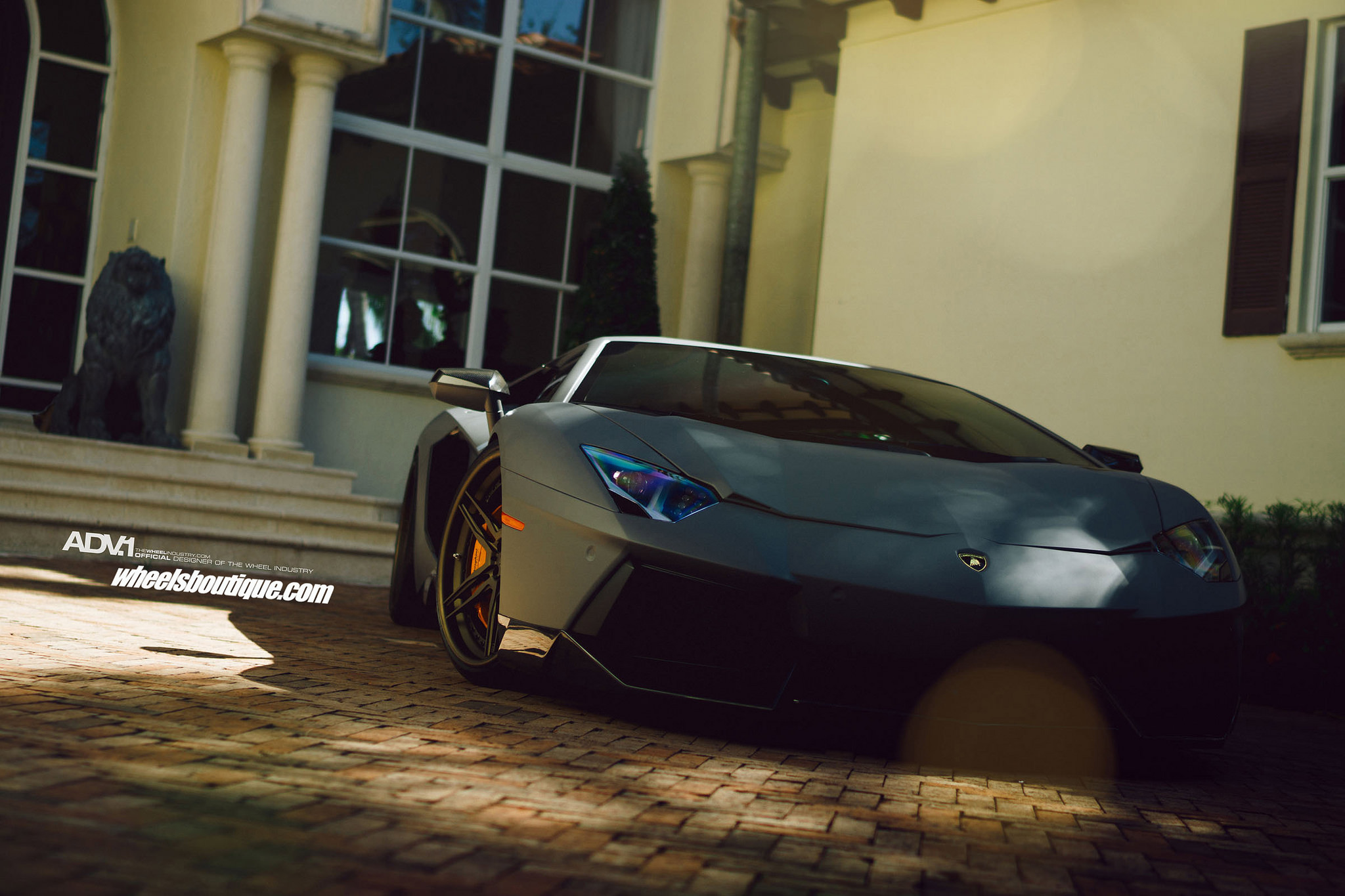 2015 Lamborghini Aventador photo