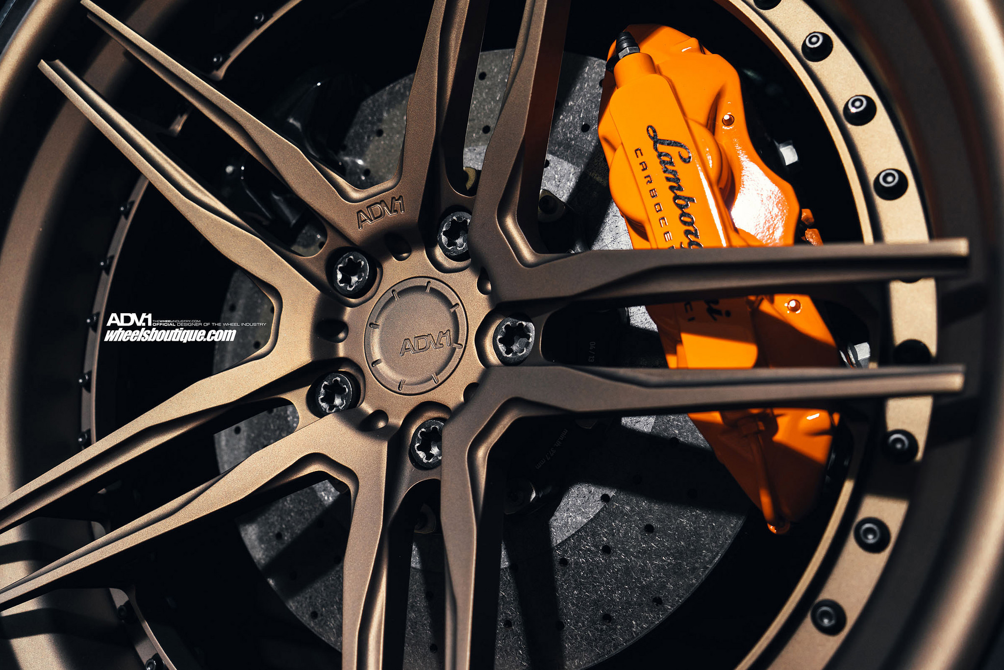 2015 Lamborghini Aventador photo