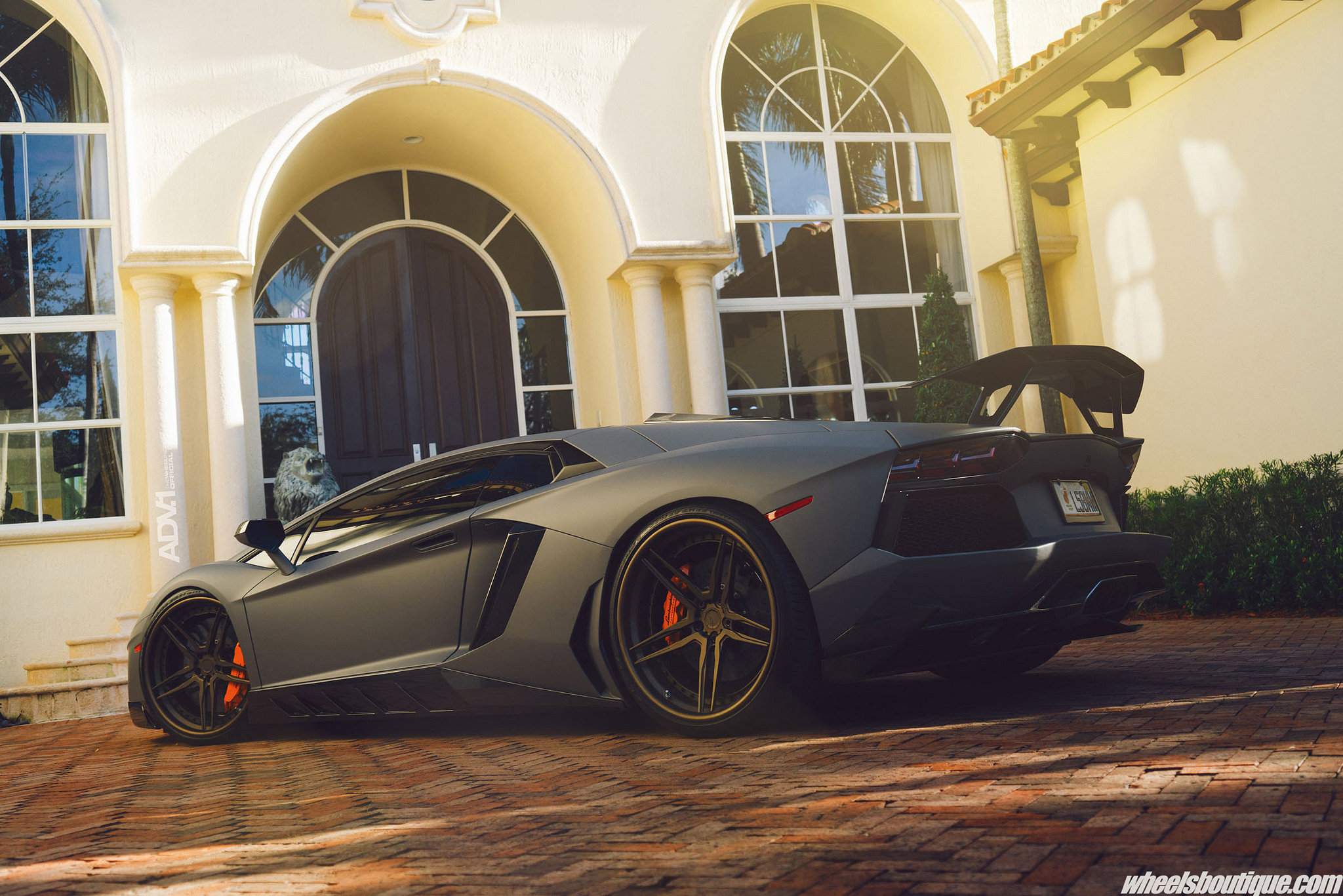 2015 Lamborghini Aventador photo