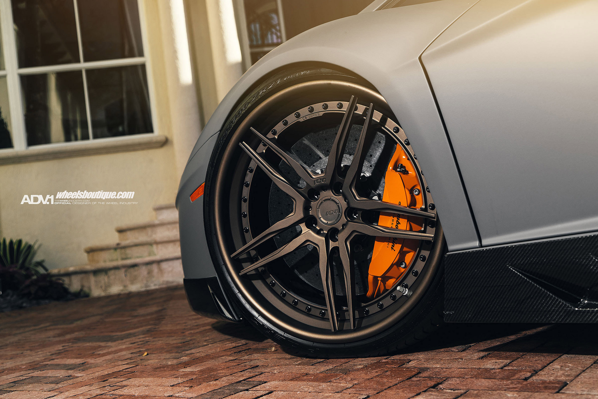 2015 Lamborghini Aventador photo