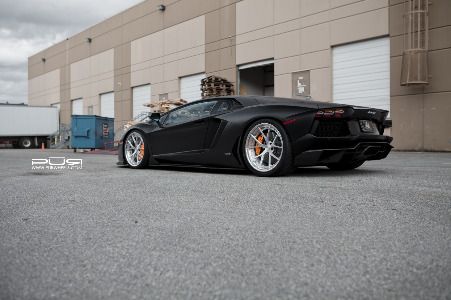 2014 Lamborghini Aventador photo