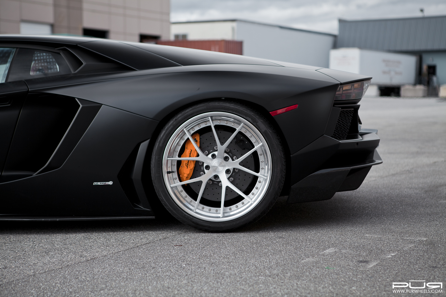 2014 Lamborghini Aventador photo