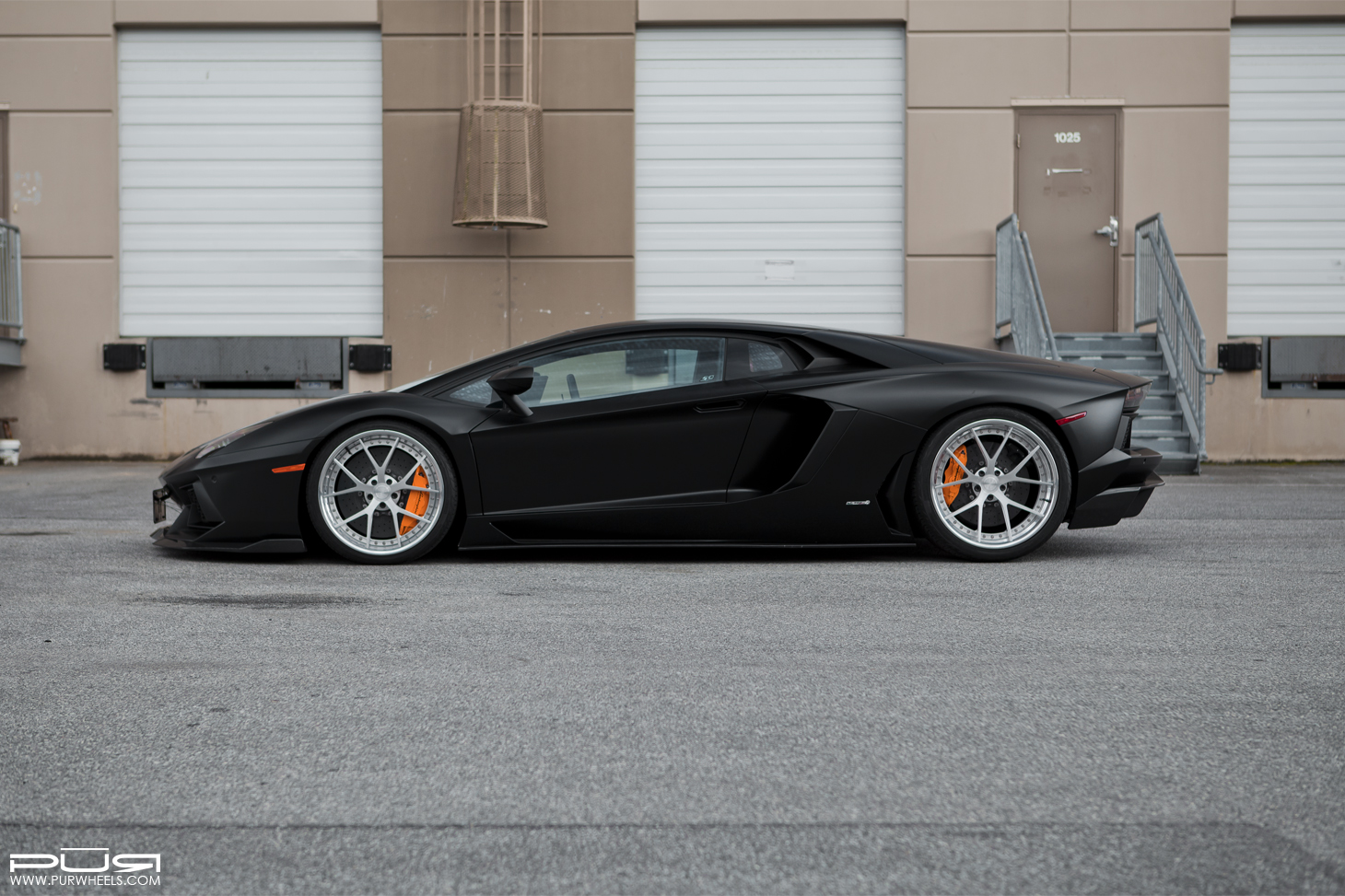2014 Lamborghini Aventador photo