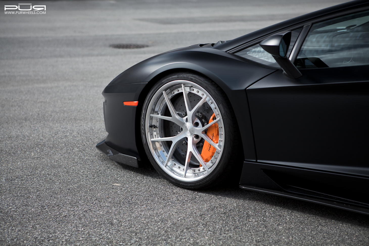 2014 Lamborghini Aventador photo