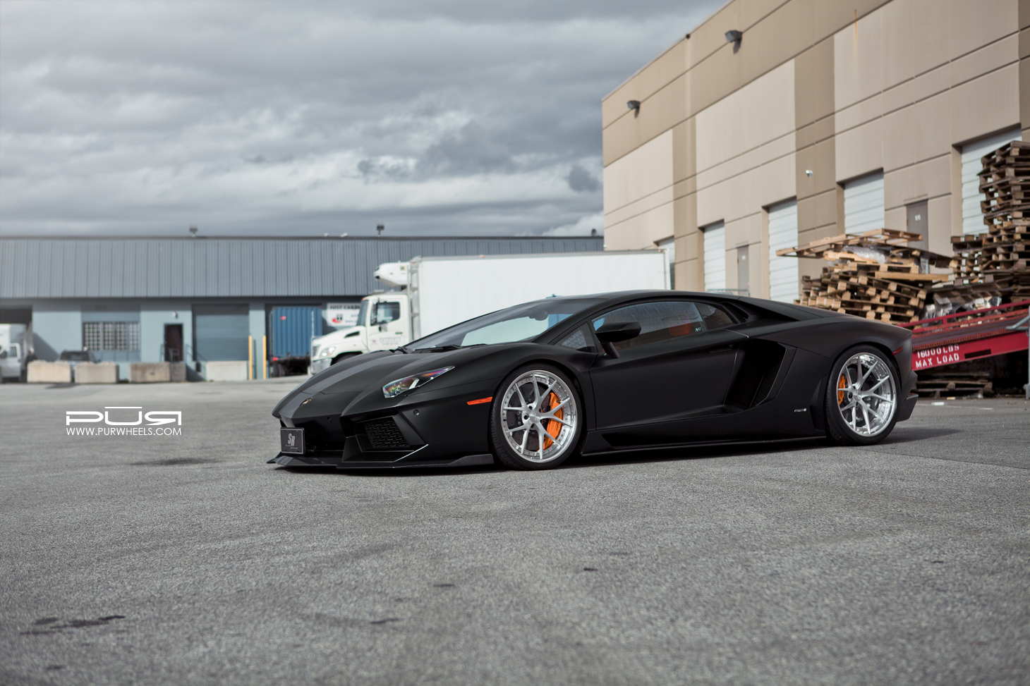 2014 Lamborghini Aventador photo