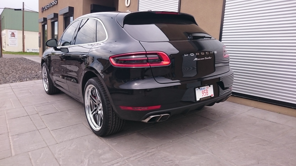 2015 Porsche Macan photo