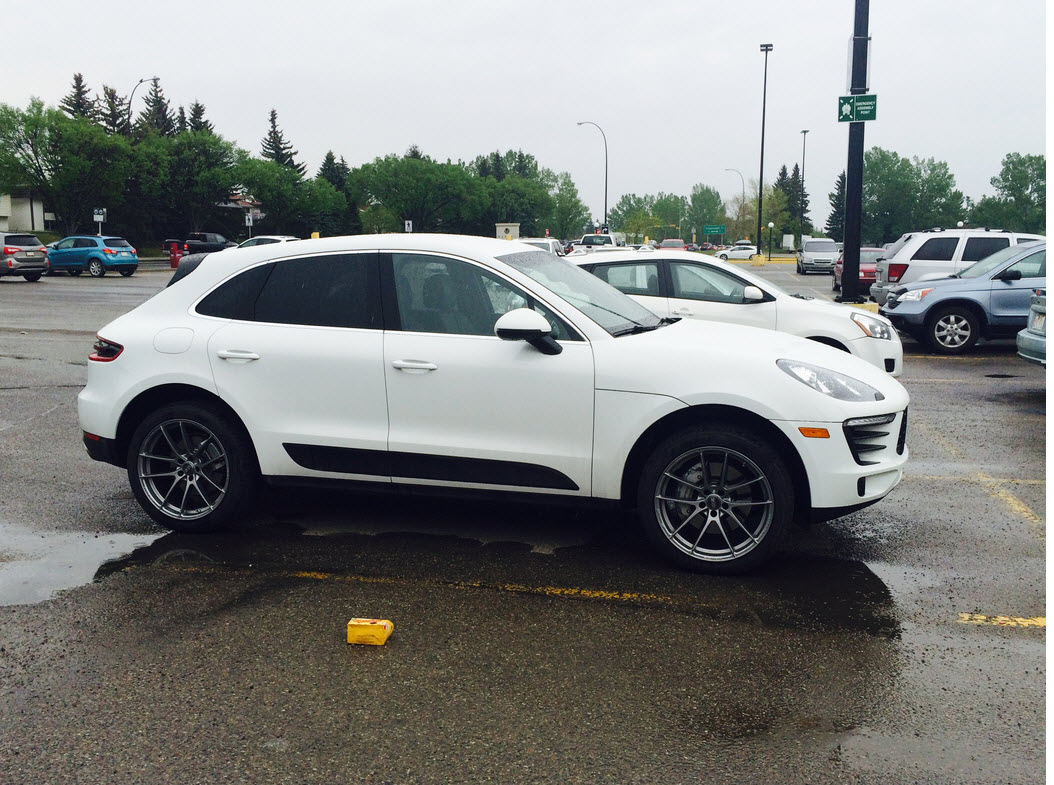 2015 Porsche Macan photo
