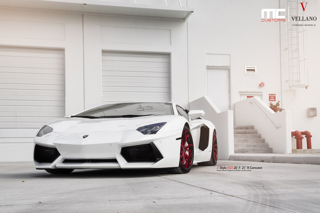 2013 Lamborghini Aventador photo