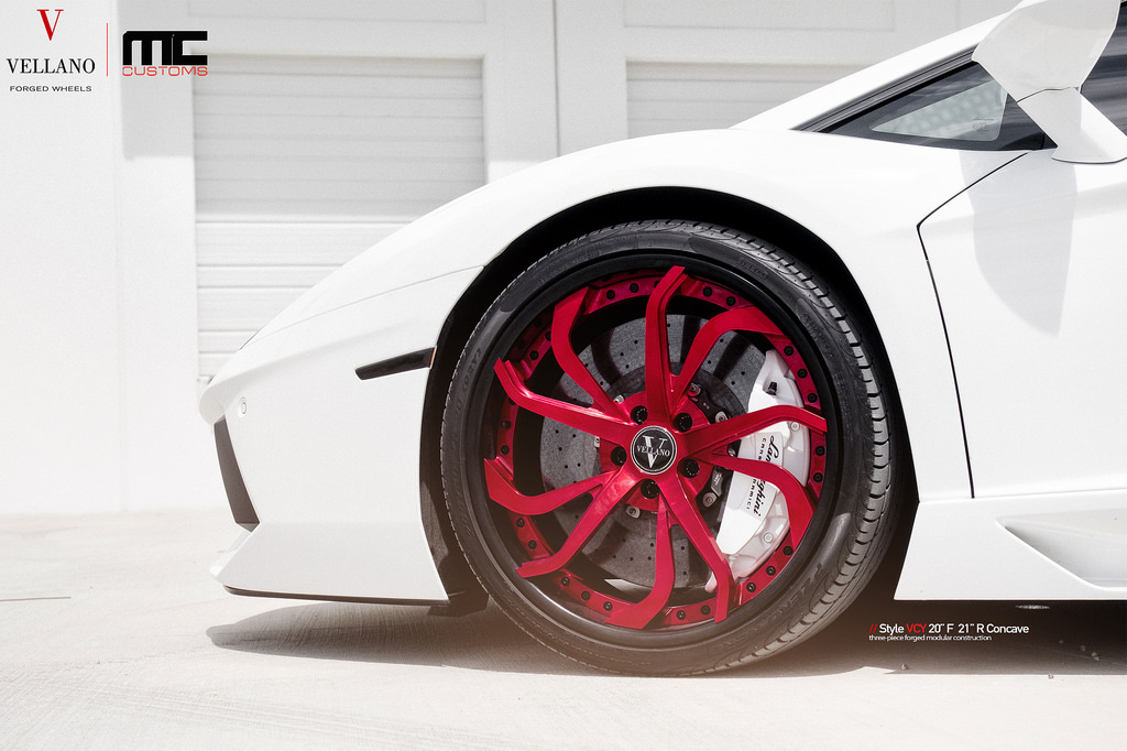 2013 Lamborghini Aventador photo