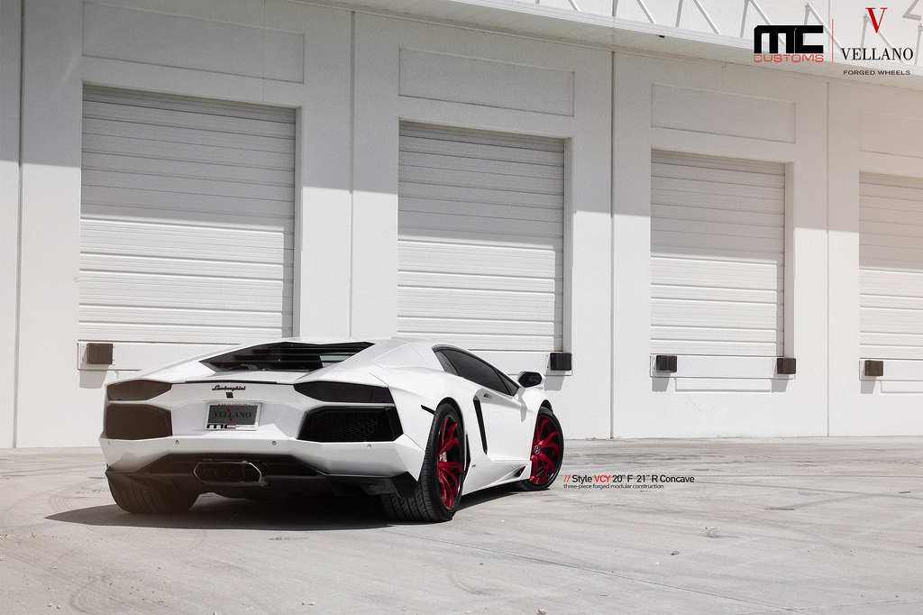 2013 Lamborghini Aventador photo