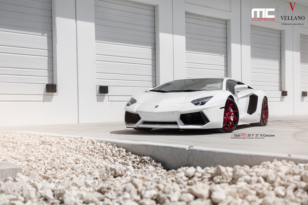 2013 Lamborghini Aventador photo