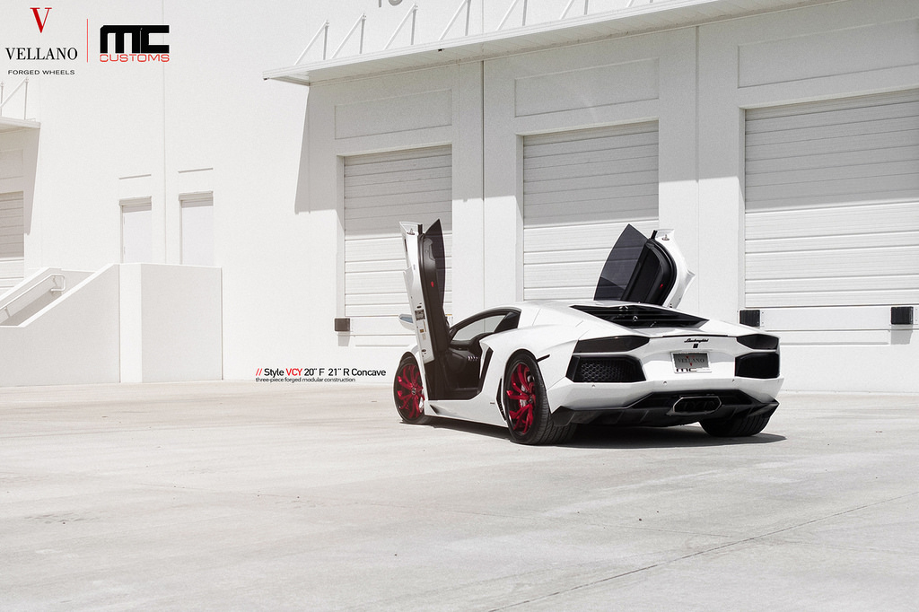 2013 Lamborghini Aventador photo
