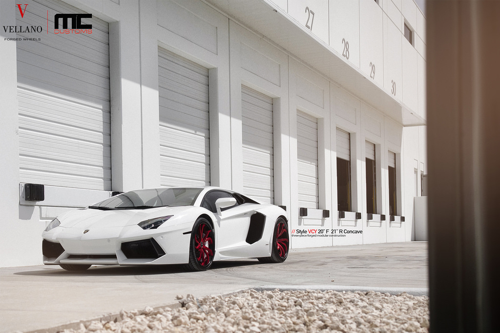 2013 Lamborghini Aventador photo