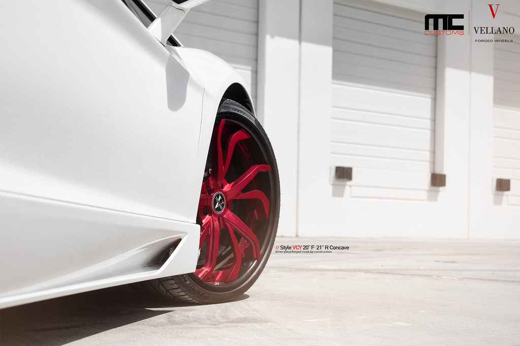 2013 Lamborghini Aventador photo